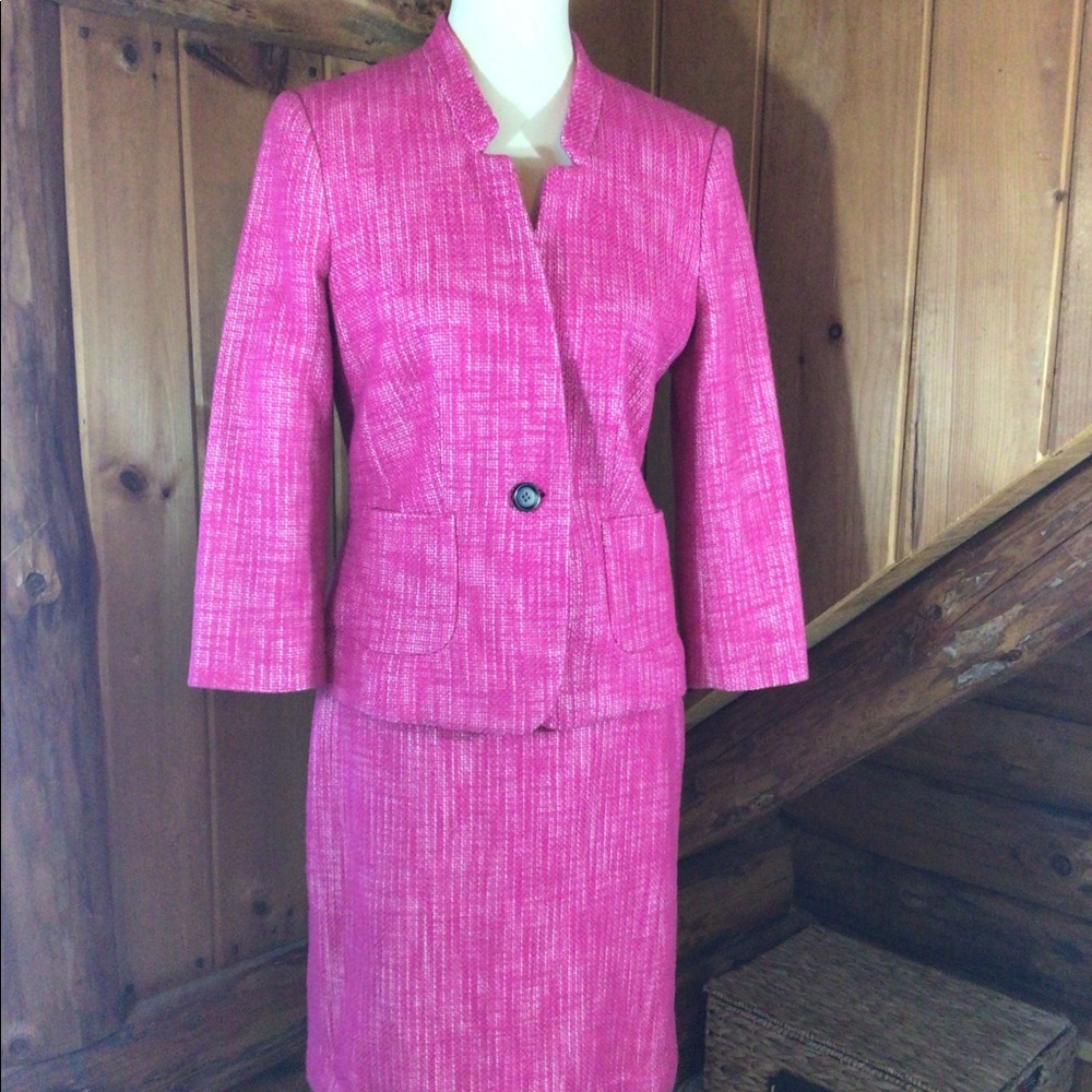 Banana Republic Wool Skirt Suit- Size 8 Blazer, Size 6 Skirt